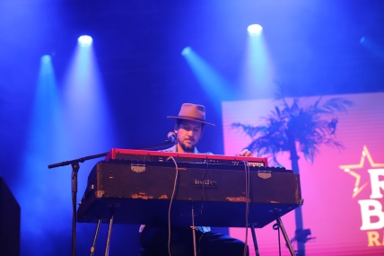 YOUNG GUN SILVER FOX