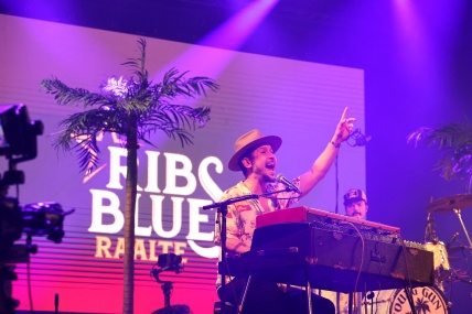 YOUNG GUN SILVER FOX